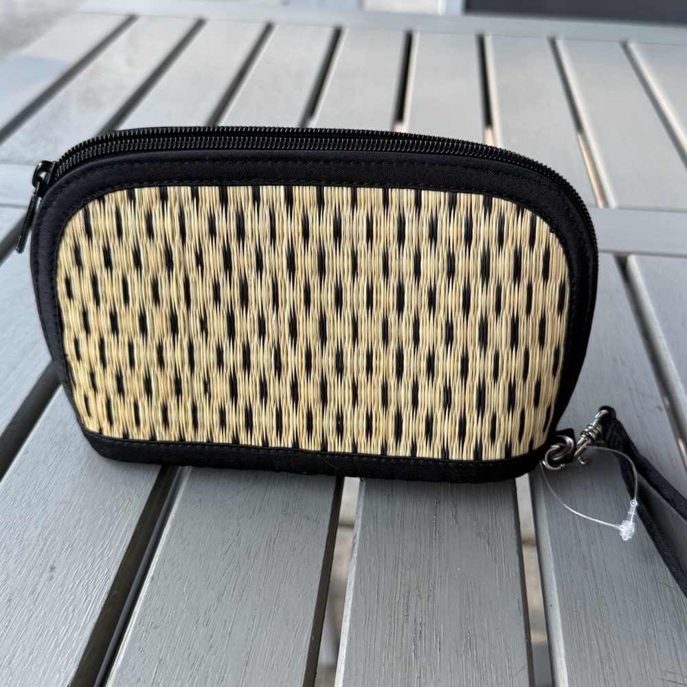 Saraye Tatami Baskets of Cambodia Woven Grass Wristlet w Zipper Makeup Bag
